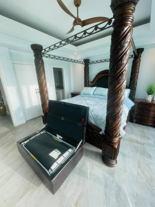Triton'S Playhouse Beachfront Primo Tapia المظهر الخارجي الصورة