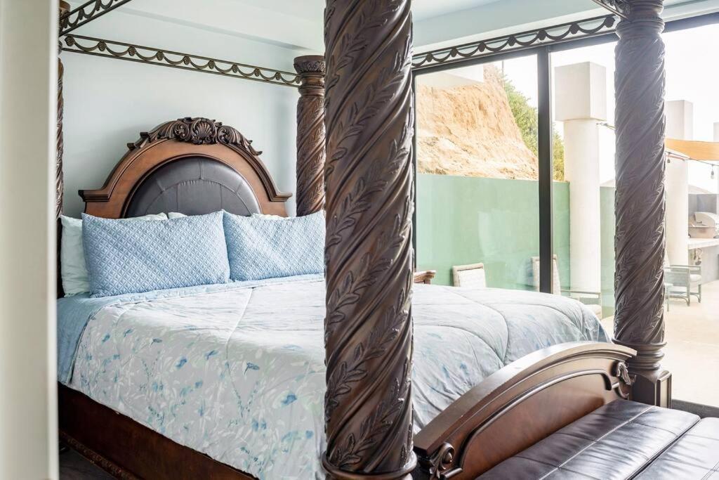 Triton'S Playhouse Beachfront Primo Tapia المظهر الخارجي الصورة
