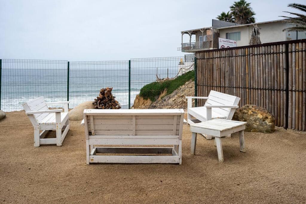 Triton'S Playhouse Beachfront Primo Tapia المظهر الخارجي الصورة