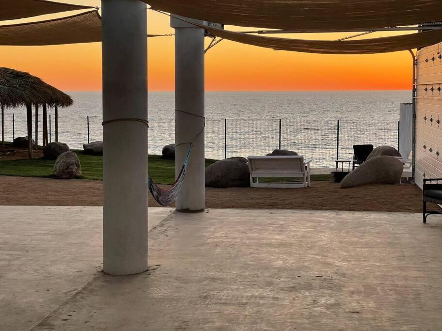 Triton'S Playhouse Beachfront Primo Tapia المظهر الخارجي الصورة