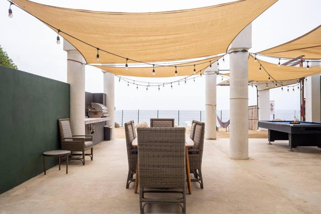 Triton'S Playhouse Beachfront Primo Tapia المظهر الخارجي الصورة