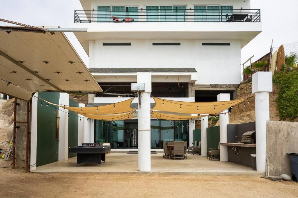 Triton'S Playhouse Beachfront Primo Tapia المظهر الخارجي الصورة